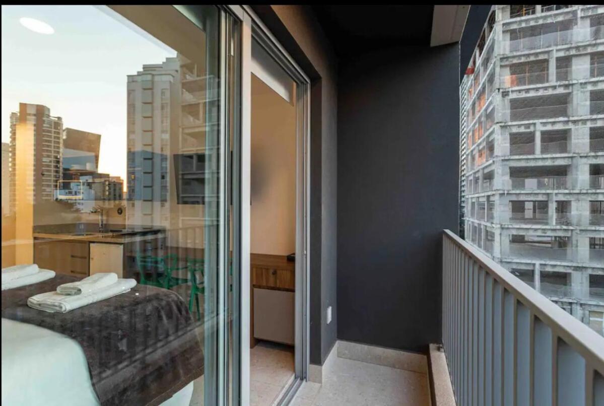 Em Pinheiros Prox A Faria Lima Com Cama Queen Apartment