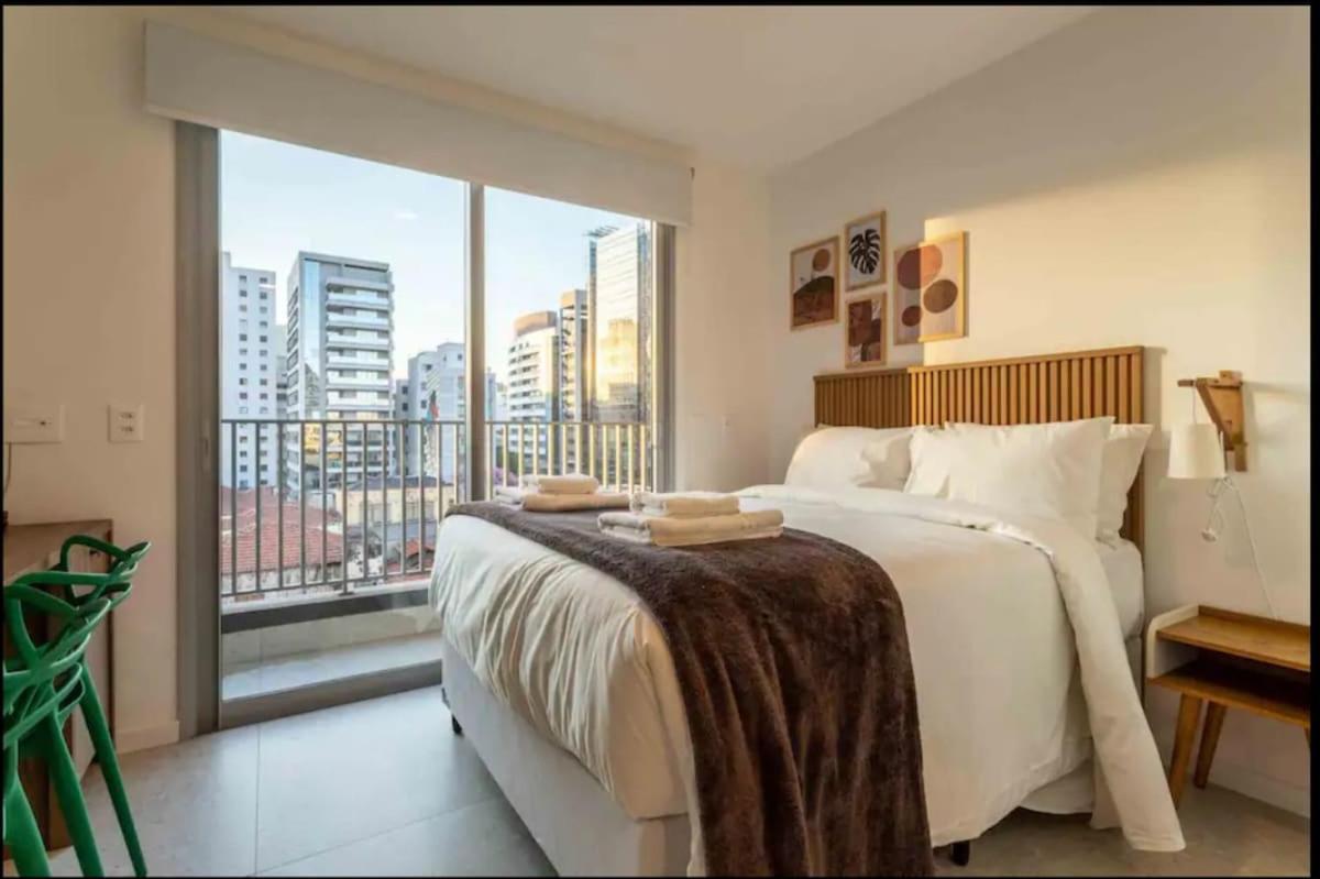 Em Pinheiros Prox A Faria Lima Com Cama Queen